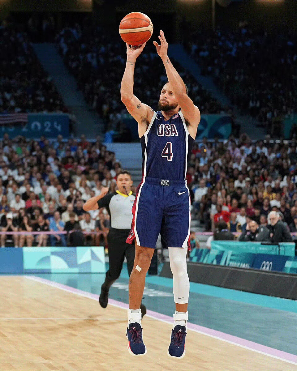 世预赛首败!阿根廷0-2乌拉圭 双方火爆冲突梅西中柱.